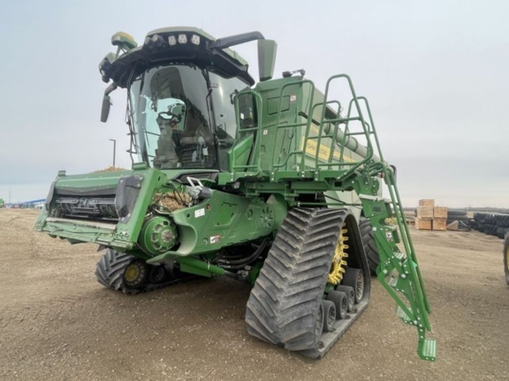 John Deere X Combine