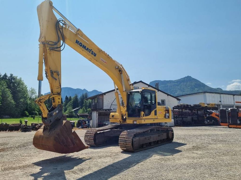 Komatsu Pc Nlc Tracked Excavator