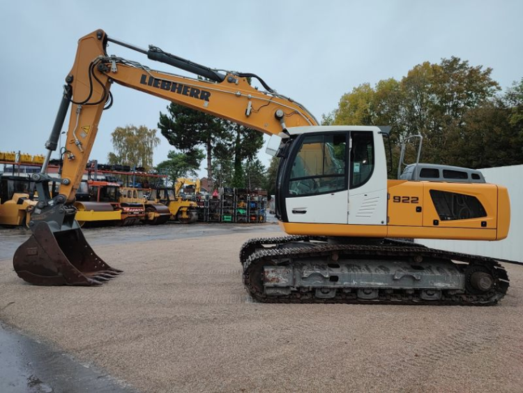 Liebherr R Tracked Excavator