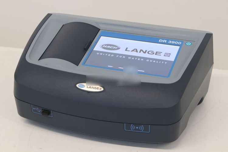 Hach DR 3900 Spectrophotometer