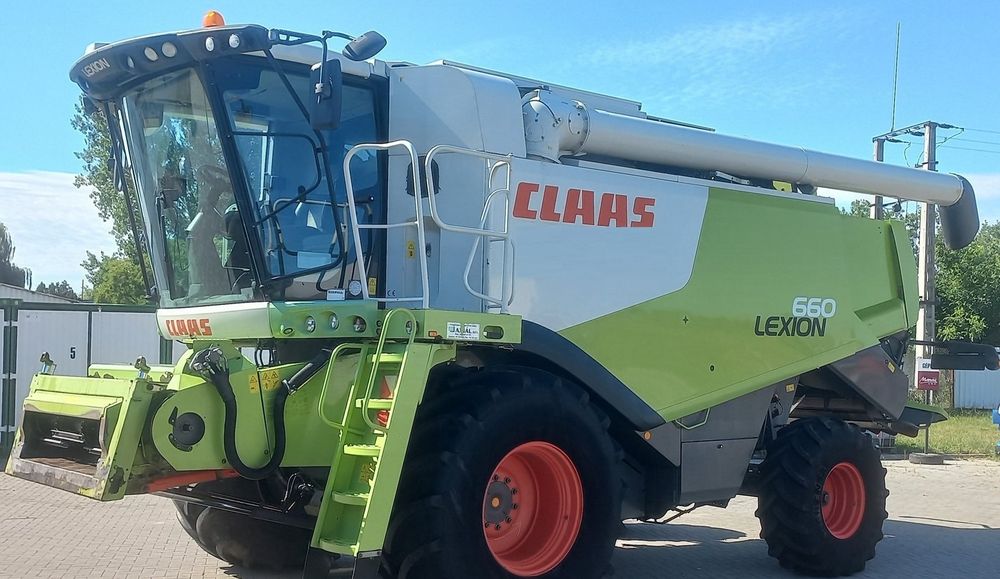 Claas Lexion Combine