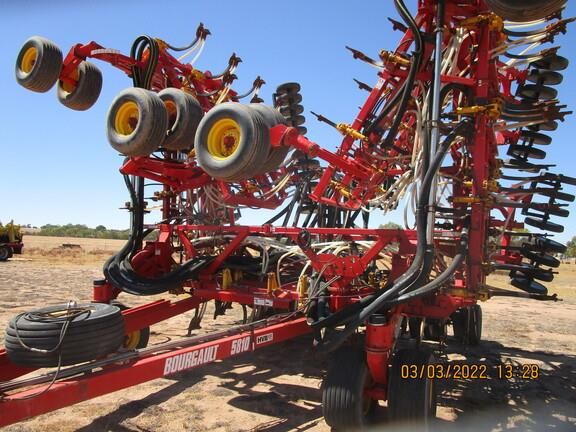 Bourgault Air Hoe Drill