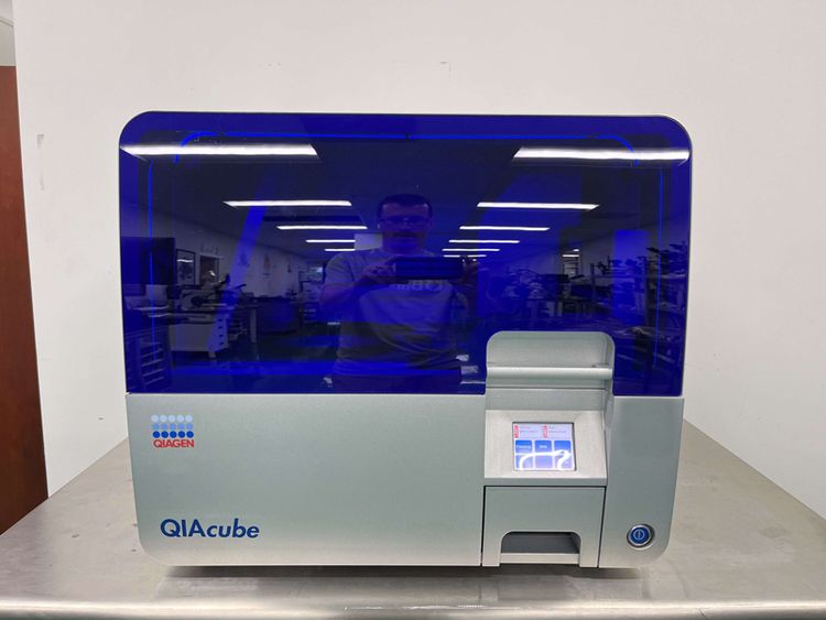 Qiagen Pcr Dna Rna Automated Purification Qiacube