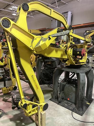 Fanuc M410iB/160 PALLETIZING ROBOT WITH R30iA CONTROLLER 4 Axis 160kg