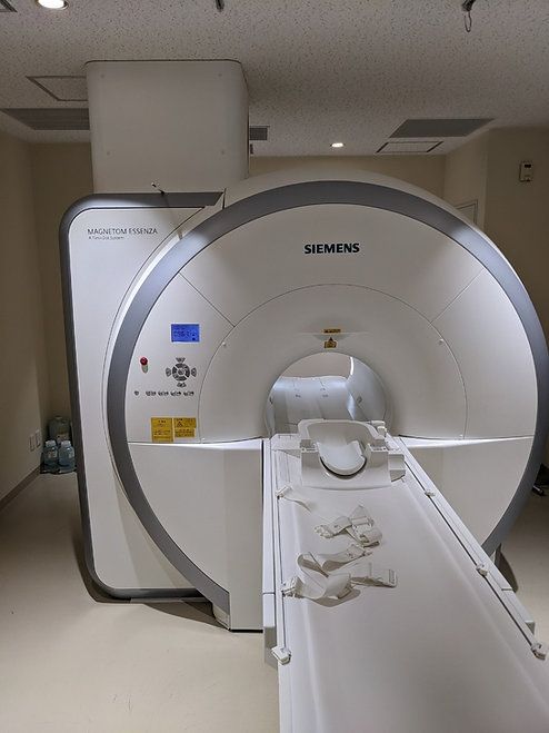 Siemens Magnetom Essenza 1.5T MRI