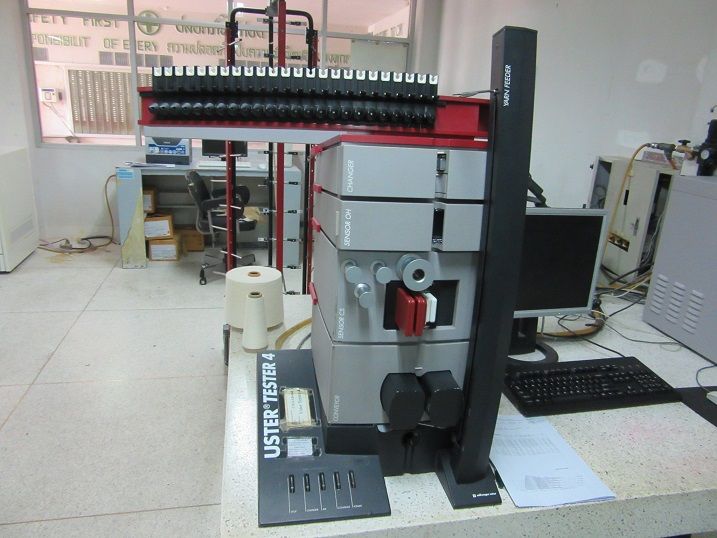 Uster UT4 Yarn testing machine