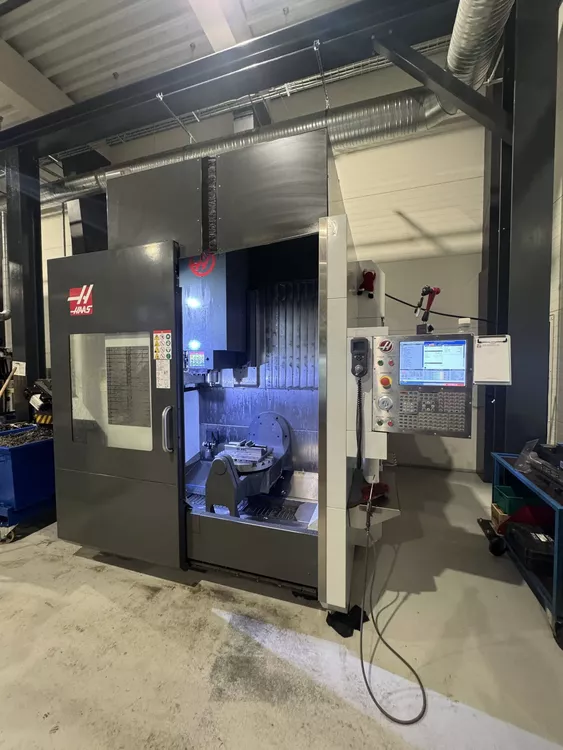 Haas UMC 750 5 AXIS