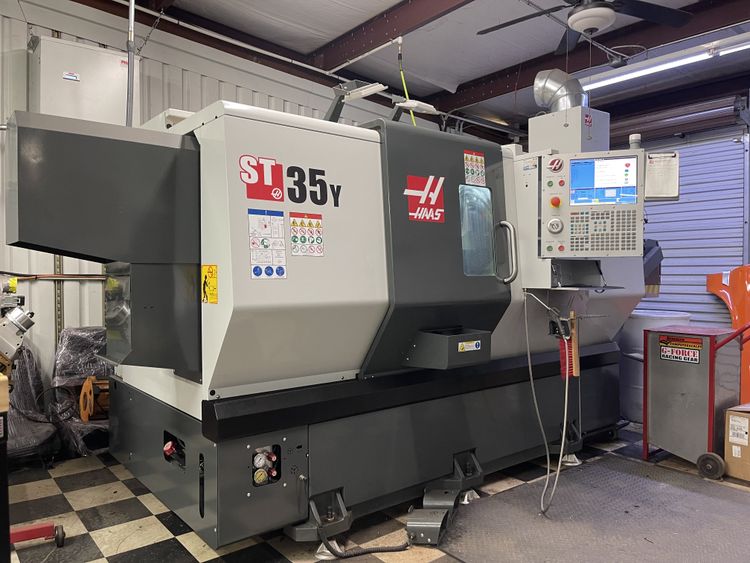 Haas CNC Control with 15" Color LCD Monitor 2400 rpm ST-35Y 2 Axis