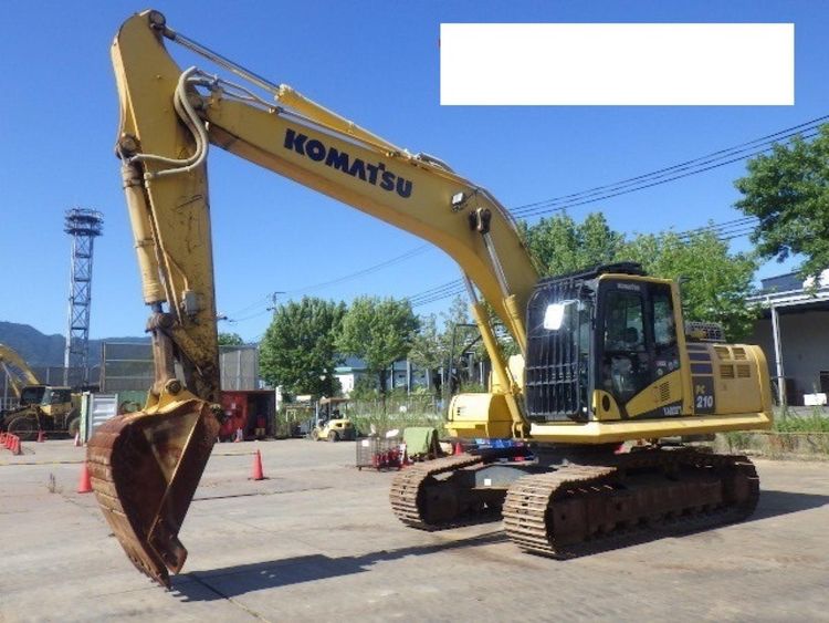 Komatsu PC210-11 Tracked Excavator