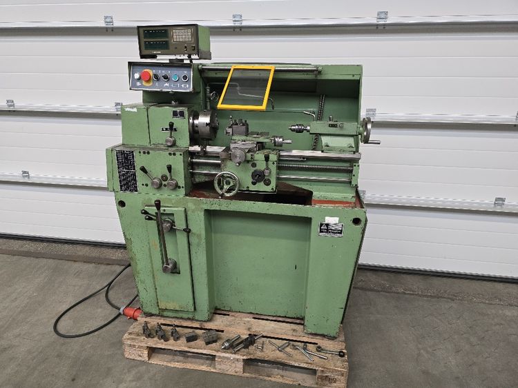 TOS Engine Lathe Variable Speed SM16A