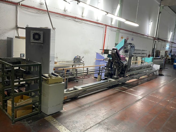 Staubli Delta 110 Drawing in machine