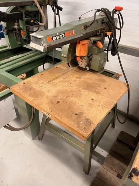 Dewalt 110 Miter Saw