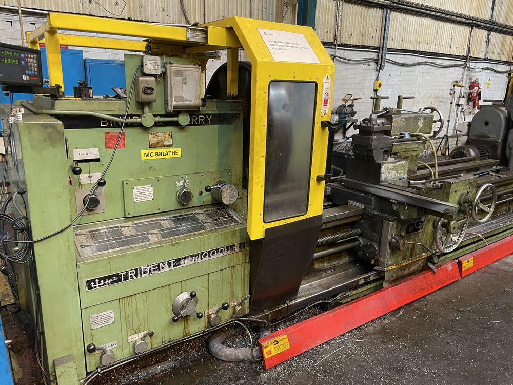 Binns & Berry gap Bed Centre Lathe 1250 rpm. TRIDENT L