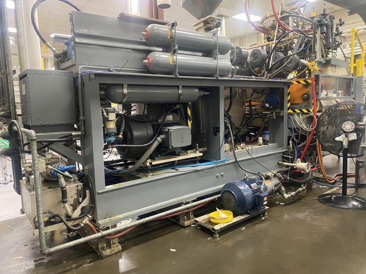 Uniloy 350 R3 (6) Head Reciprocating Screw Blow Molding Machine