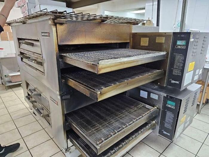 Lincoln 3262-2 Gas Conveyor Oven