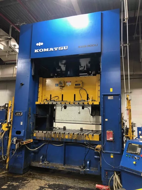 Komatsu E2G-300UD 300 tons