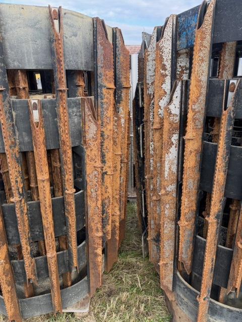 Pair of Prinoth Everest steel chains