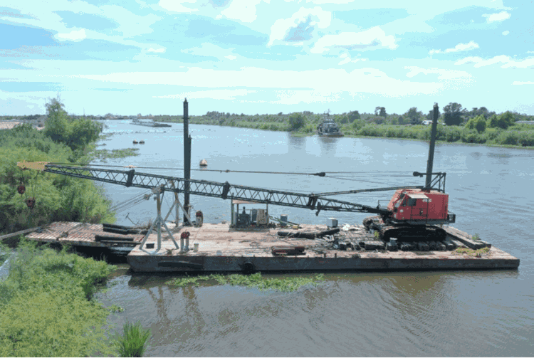 Inland Spud Barge with ramp