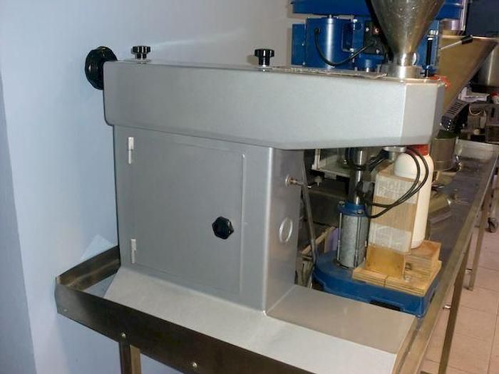 Lleal Tabletop Cream Dispenser