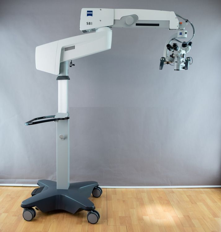 ZEISS OPMI Vario S88 Surgical operating microscope