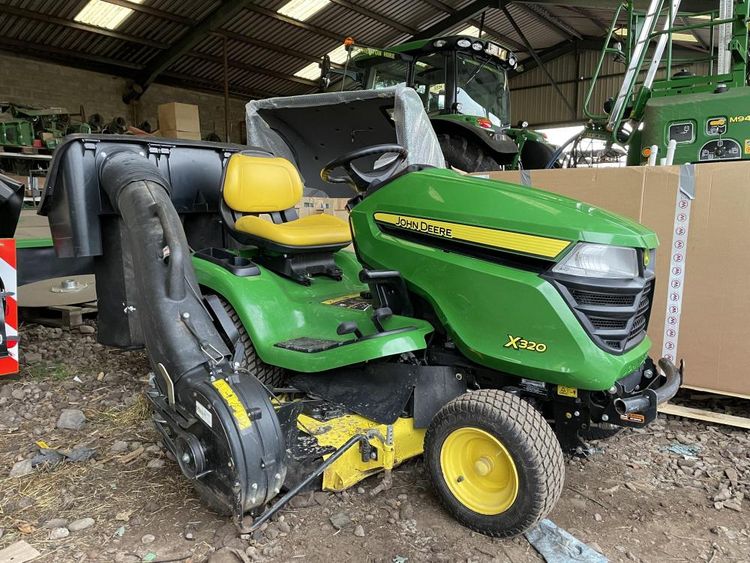 John Deere X320