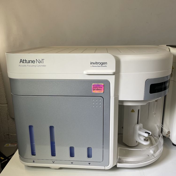 Thermo Fisher Attune NxT AFC2 Flow Cytometer + CytKick Max Lasers