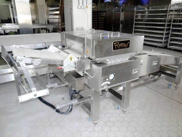 Rheon croissant make-up line capacity 3.000 to 4.000 pieces per hour