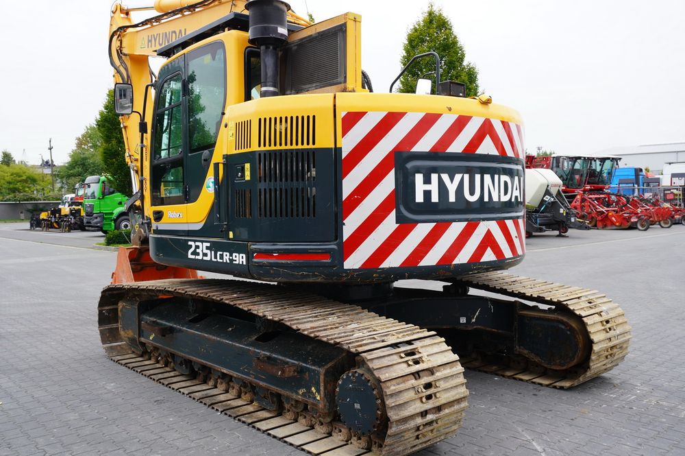 Hyundai 235 LCR9A Tracked Excavator