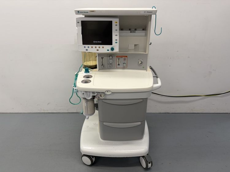 2 Datex Ohmeda, GE S/5 Avance Anesthesia System