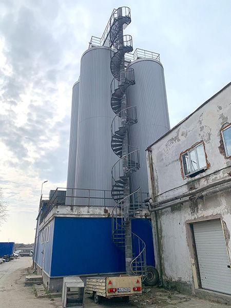 4 Holvrieka Fermentation vessels