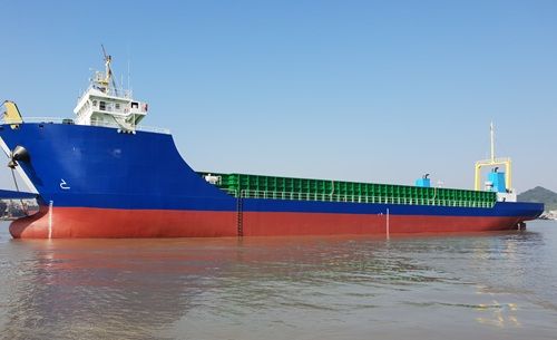 Weichai  XCW8200ZC-10 Self-Propelled Hold Barge / Sand Carrier GRT: 2,690 t