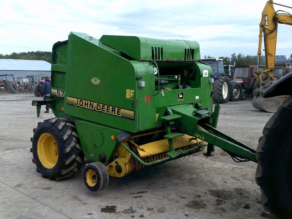 John Deere 575 Baler John Deere 575 Baler