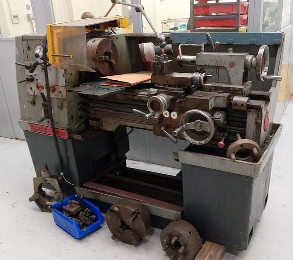 Colchester GAP BED CENTRE LATHE 2000 rpm TRIUMPH 2000