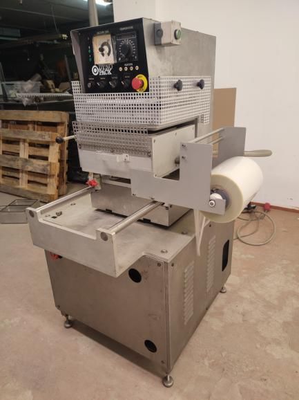 Dynopack 402 VG traysealer