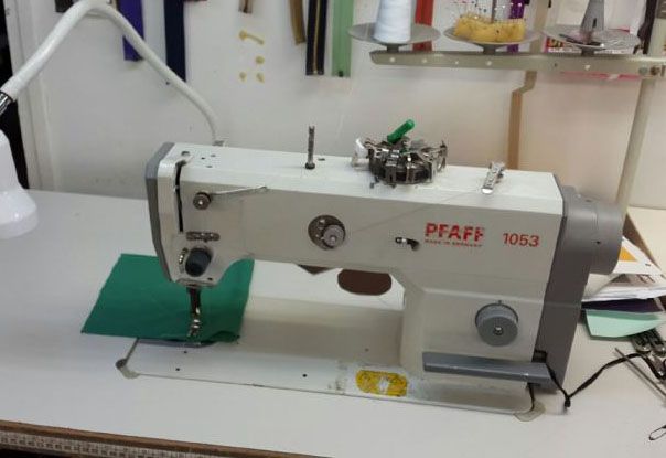 Pfaff 1053 Sewing machines