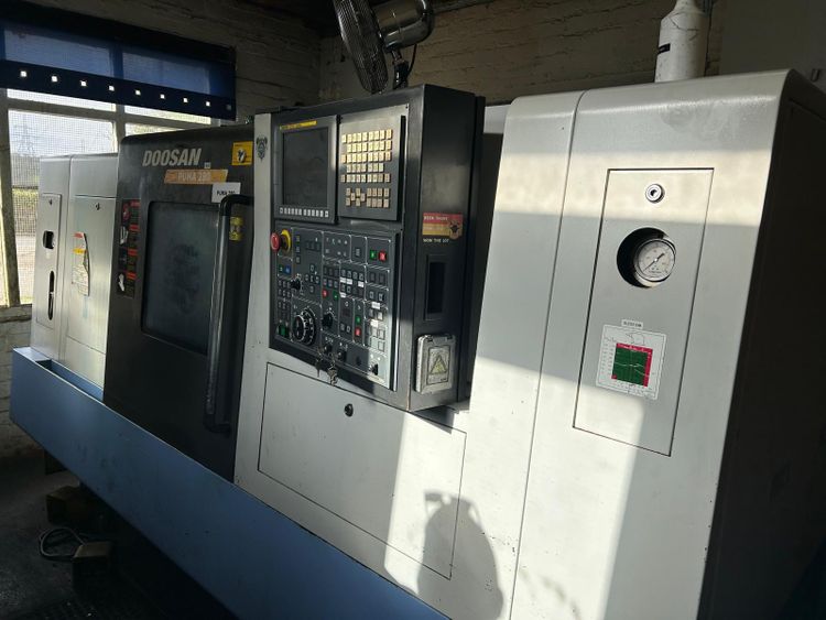 Doosan FANUC 0i Series 3500 rpm PUMA 280 2 Axis