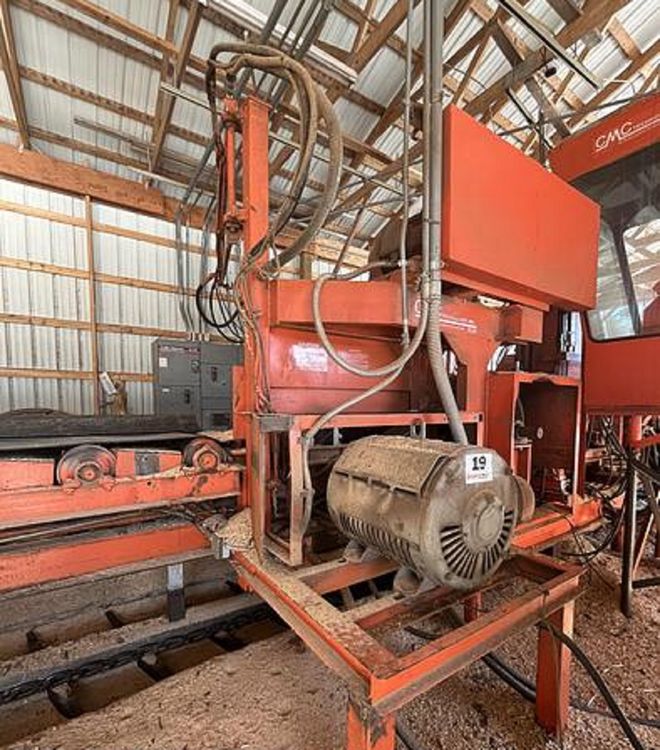 Cmc Sawmill With Vertical Edger