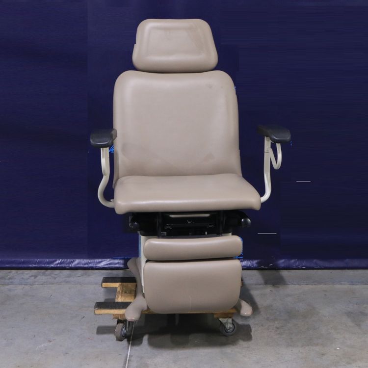 Midmark Ritter 230 Examination Table