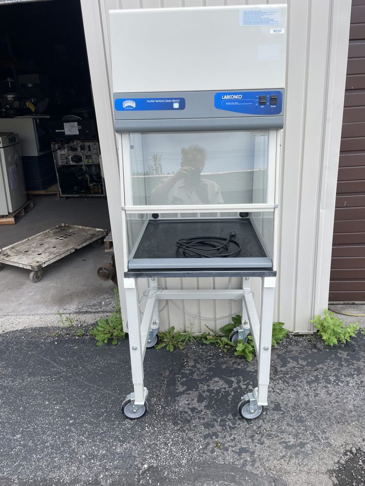Labconco Purifier Vertical Clean Bench