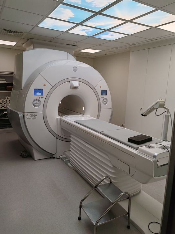 GE Voyager 1.5T MRI