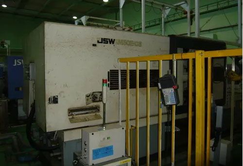JSW Injection Molding Machine 450 T