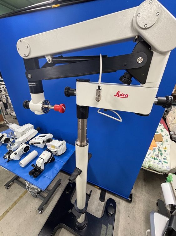 Leica M841 Surgical Microscope