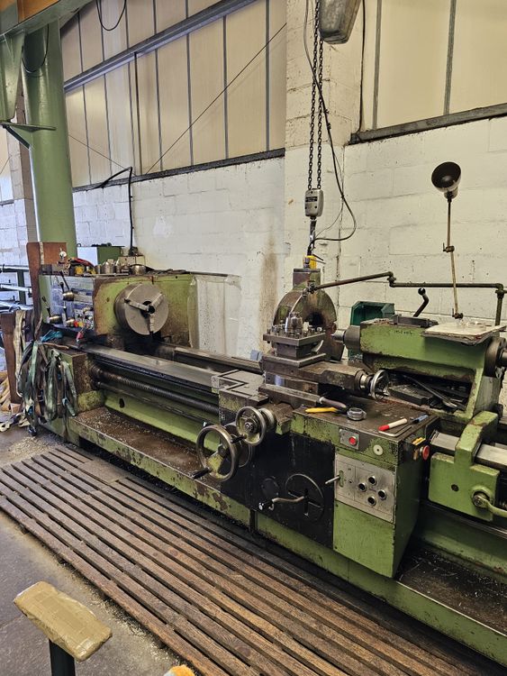 TOS UNIVERSAL CENTRE LATHE 1120rpm SUS63H