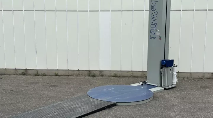 Youngsunpack Europe MH-FG2000B  Pallet wrapper with ramp plate
