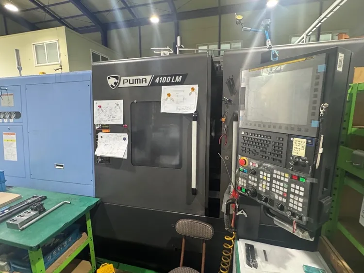 Doosan Fanuc Series I CNC Control 2,000 RPM DN SOLUTIONS PUMA 4100LMA 2 Axis