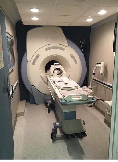 GE Signa 1.5 MOBILE MRI