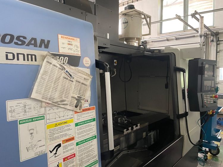 Doosan DNM 5700 Vertical Machining Center 3 Axis