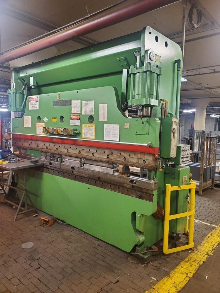 Cincinnati 135CB10 HYDRAULIC PRESS BRAKE 135 TON x 12'