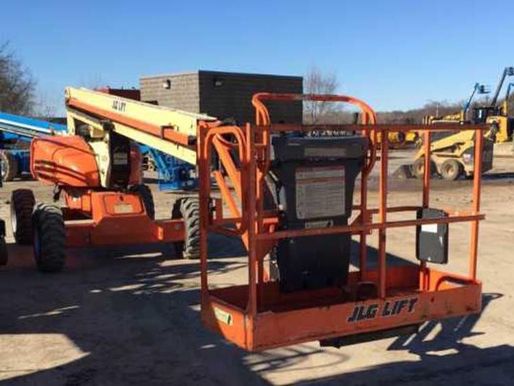 JLG Articulating Boom Lift