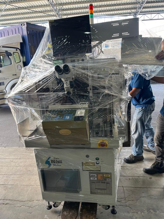 Shinkawa UTC-2000 Automatic Wedge Bonders